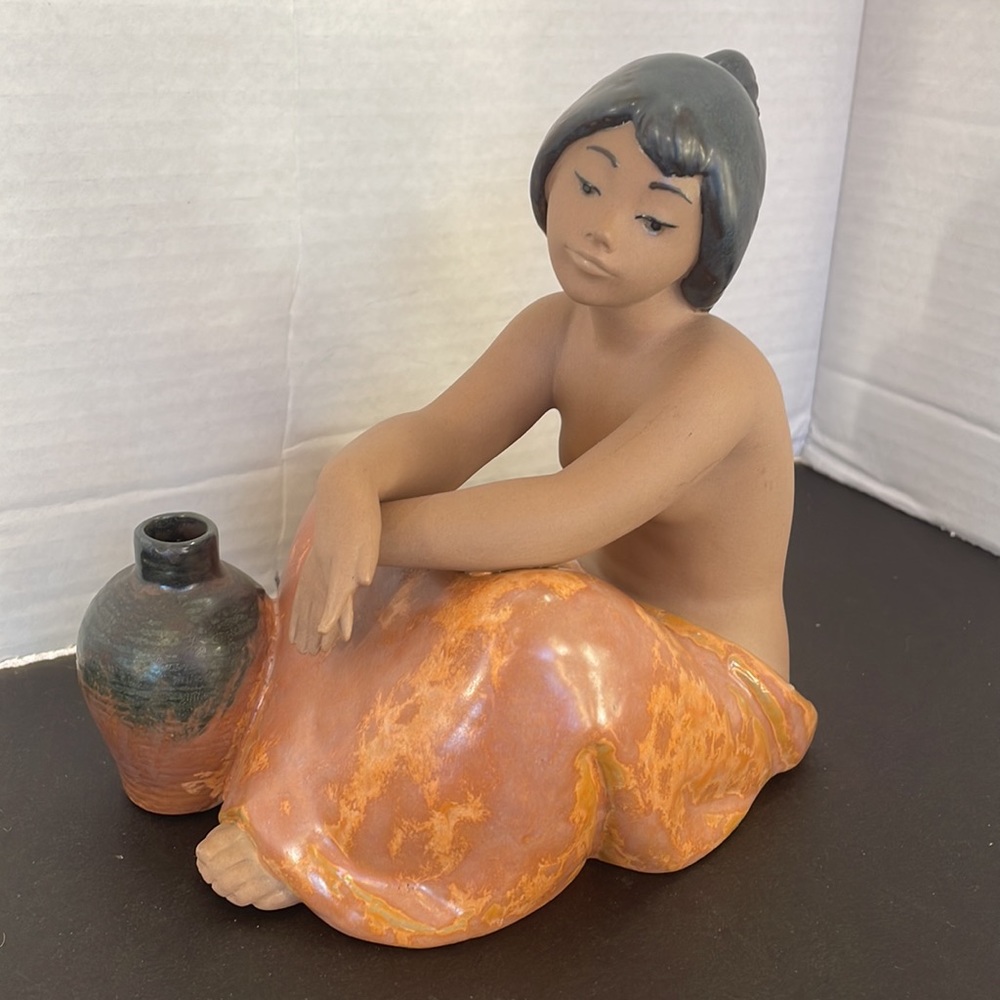 Lladro Gabriela figurine retired